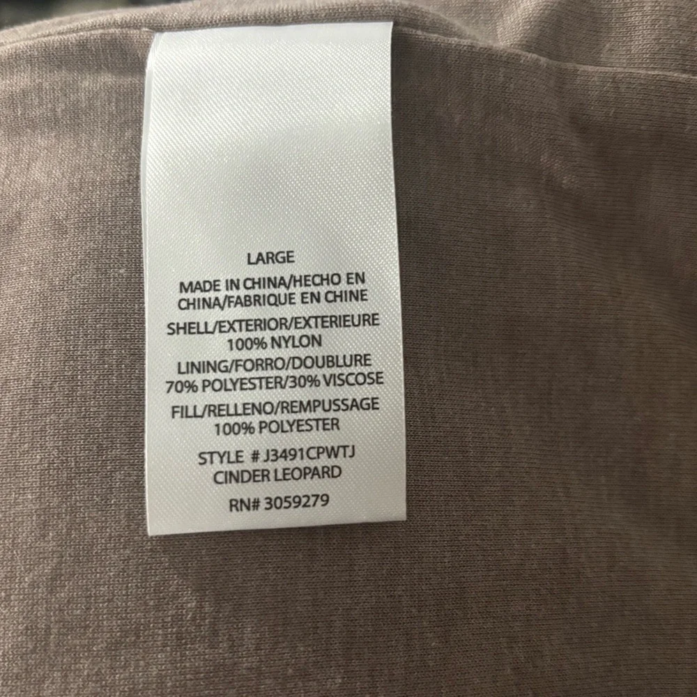 Thread & Supply Cropped Leopard Puffer Vest, size Large - Picture 3 of 6